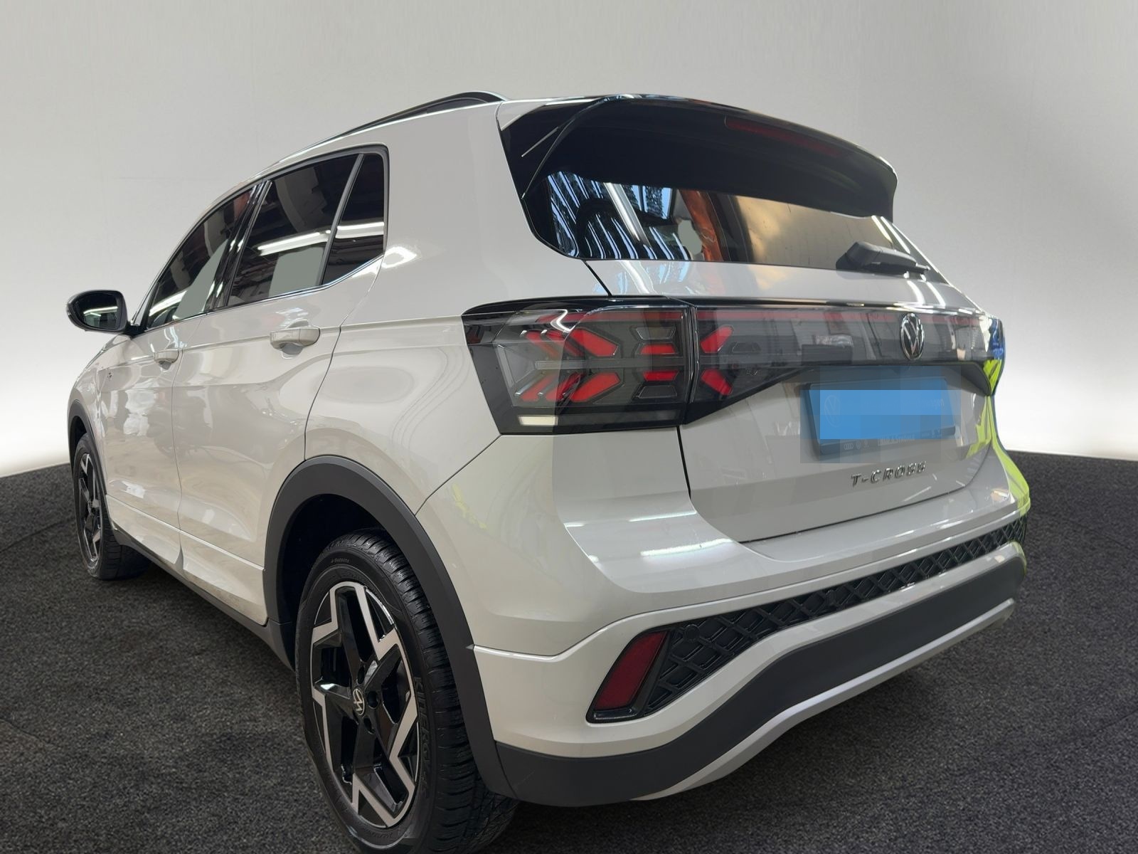 Volkswagen T-Cross R-LINE 1.5 TSI DSG AHK IQ-LED NAV KAM foto 3