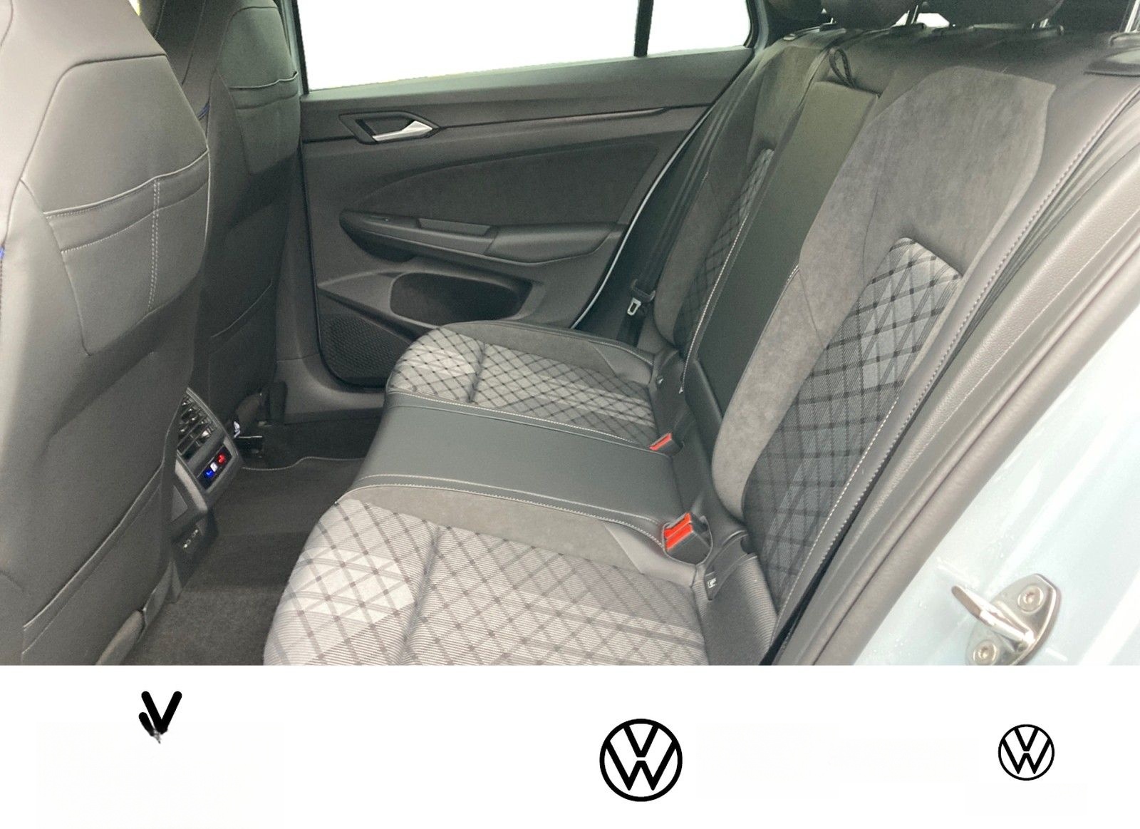 Volkswagen Golf VIII Variant R-Line 2.0 TDI DSG AHK+KEYLESS foto 14