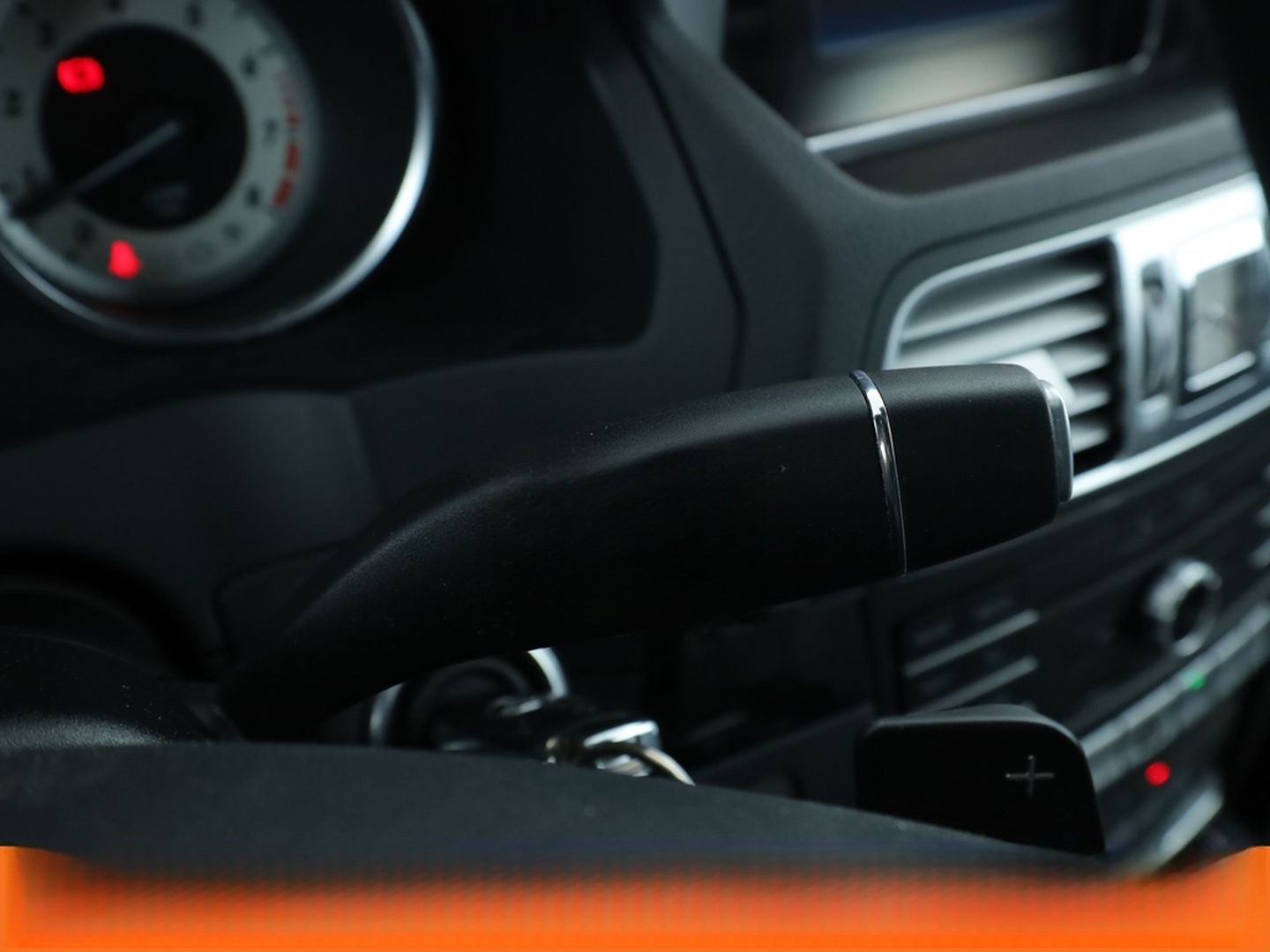 Mercedes-Benz E-Klasse E 250 CGI Aut.*NAVI*TEMPO*PDC*SHZ* foto 30