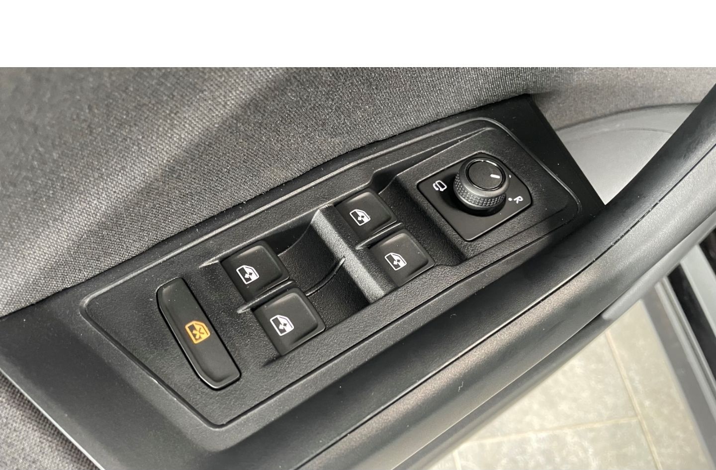 Volkswagen T-Roc Prime 1.5 TSI Navi Keyless LED Kamera ACC  foto 11