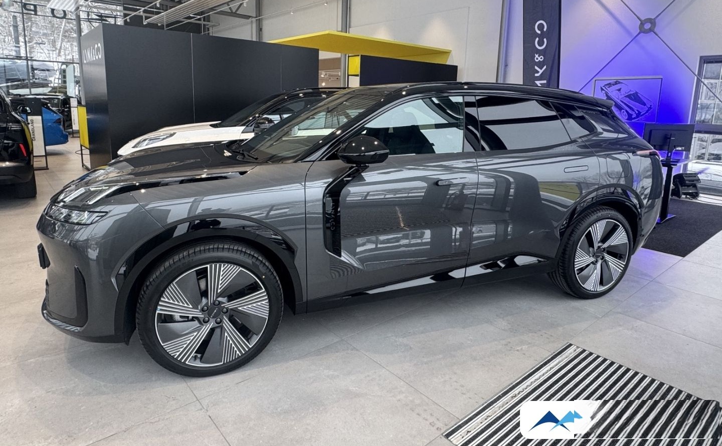 Lynk&Co 08 More/ACC/LED-MATRIX/MASSAGE/PANO/H&K Sound/fu foto 2