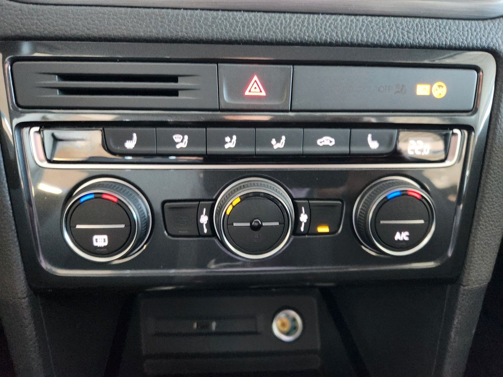 Volkswagen Golf Sportsvan CL ACC/LED/App/RadioMedia foto 9