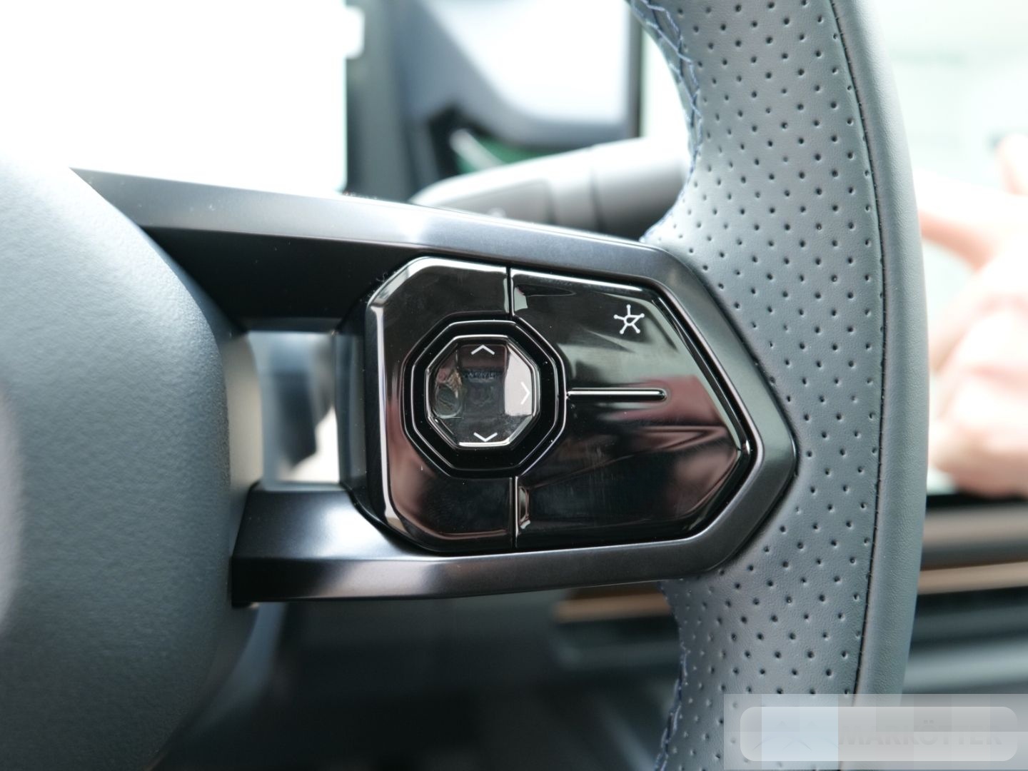 Lynk&Co 08 More/ACC/LED-MATRIX/MASSAGE/PANO/H&K Sound foto 16