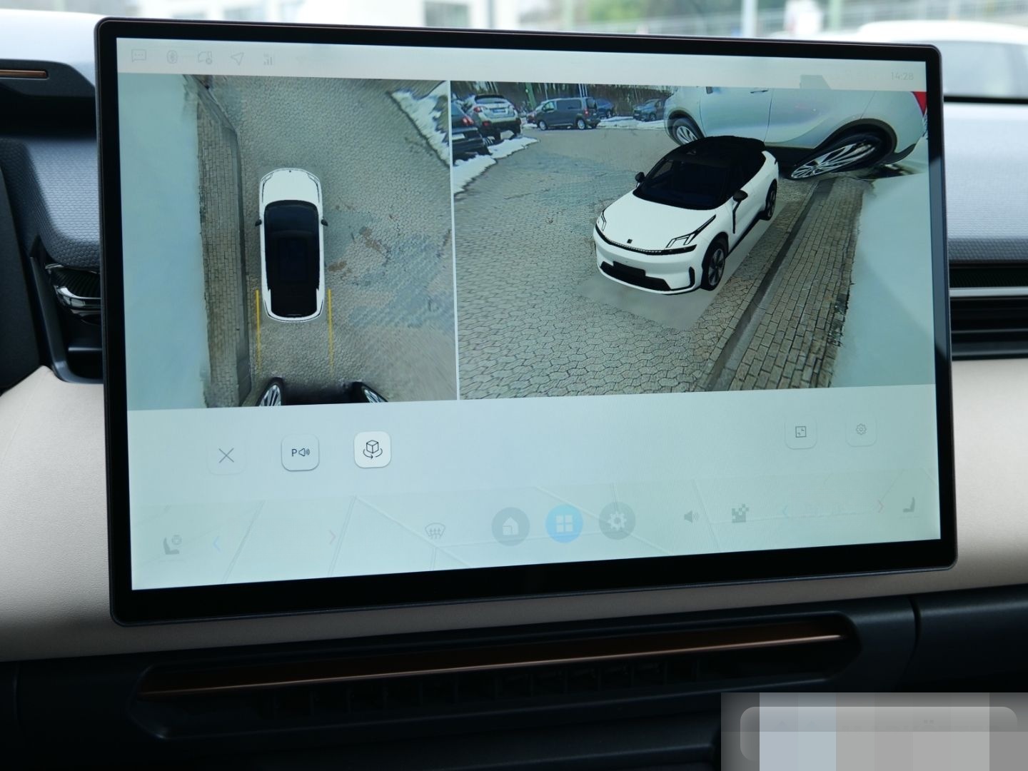 Lynk&Co 08 More/ACC/LED-MATRIX/MASSAGE/PANO/H&K Sound foto 21