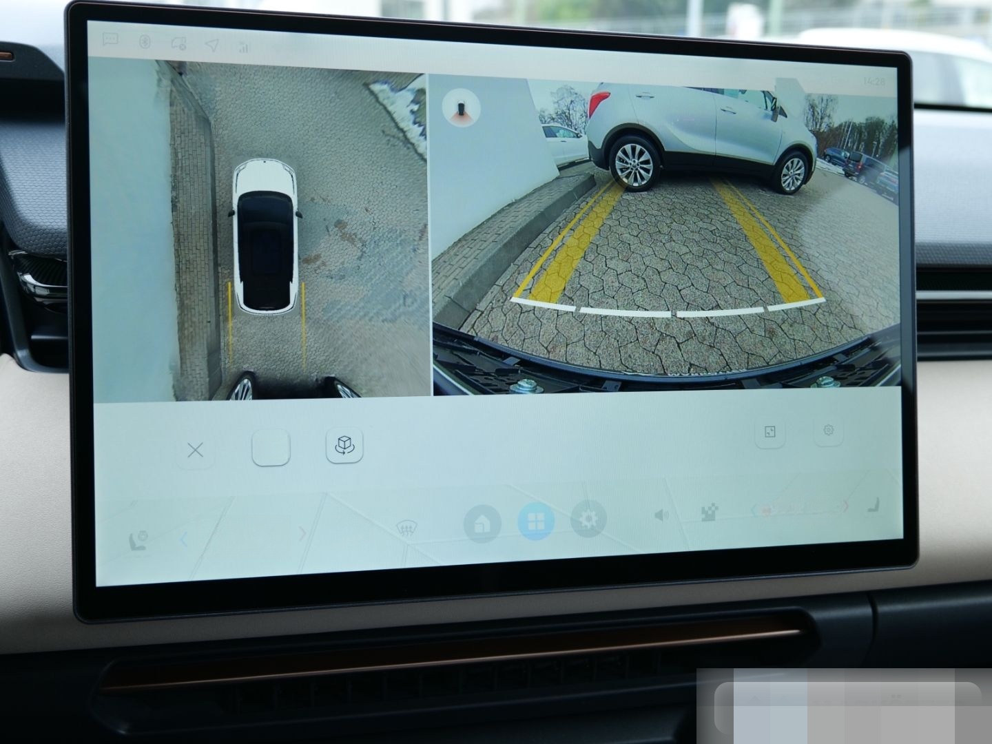 Lynk&Co 08 More/ACC/LED-MATRIX/MASSAGE/PANO/H&K Sound foto 22