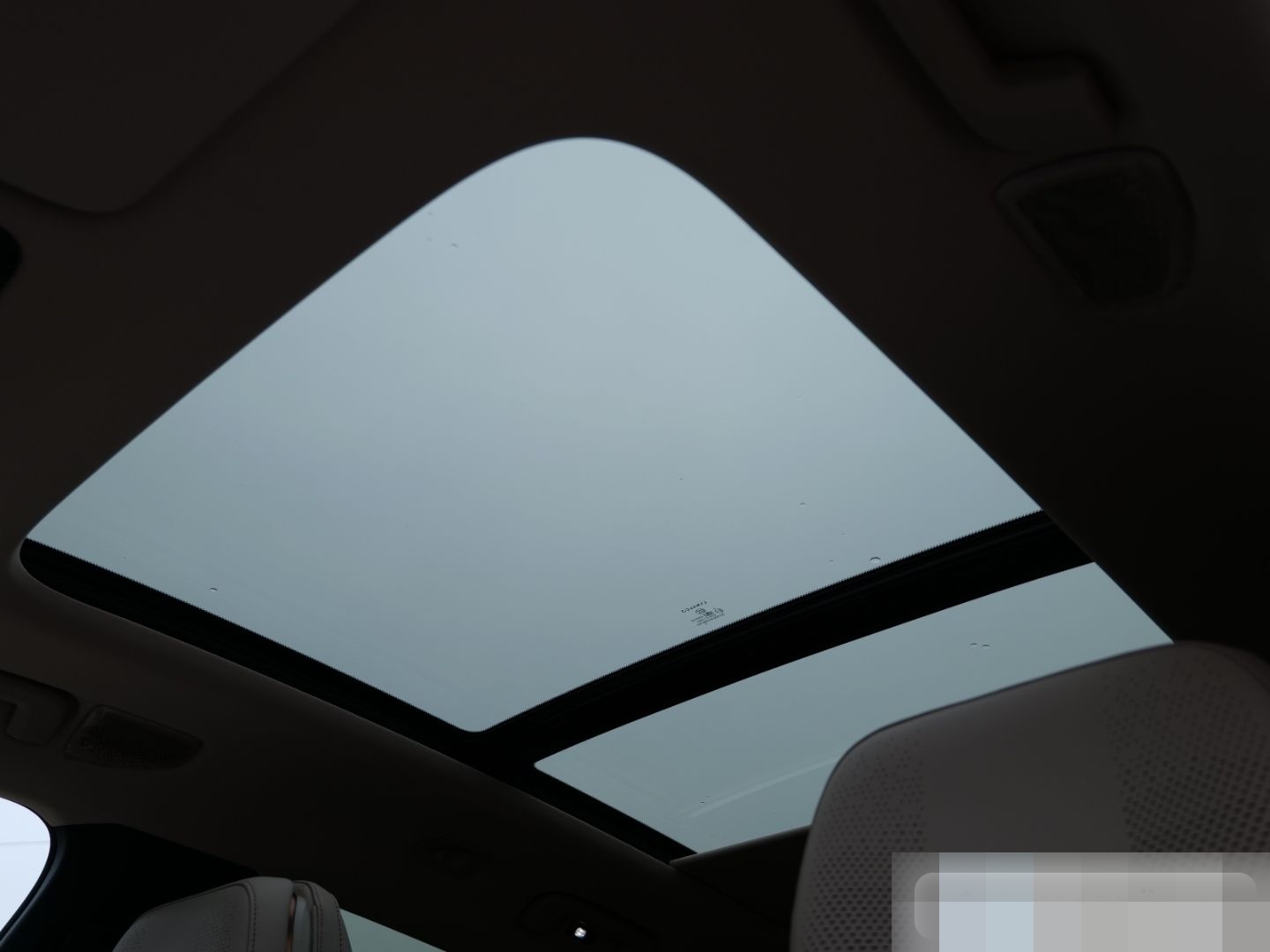 Lynk&Co 08 More/ACC/LED-MATRIX/MASSAGE/PANO/H&K Sound foto 7