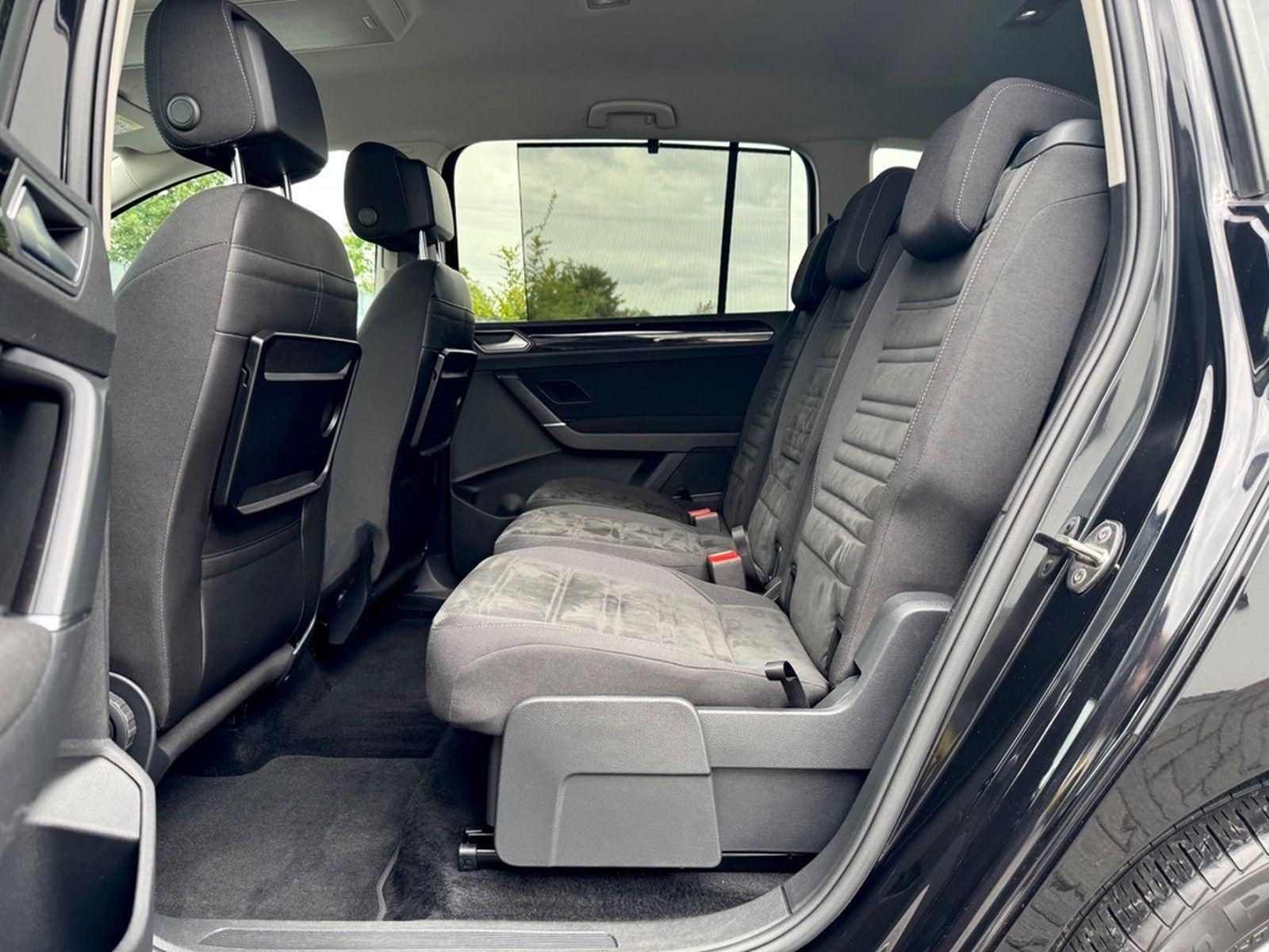 Volkswagen Touran Highline 2.0 TDI DSG /7.SITZER/NAVI/LED/ foto 14