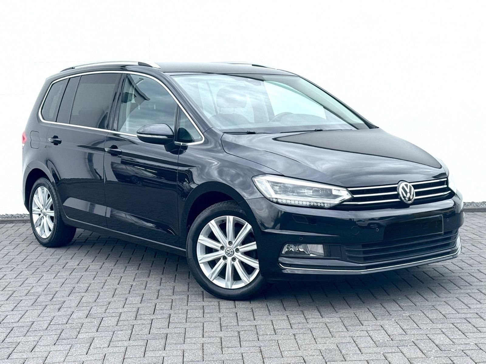 Volkswagen Touran Highline 2.0 TDI DSG /7.SITZER/NAVI/LED/ foto 3
