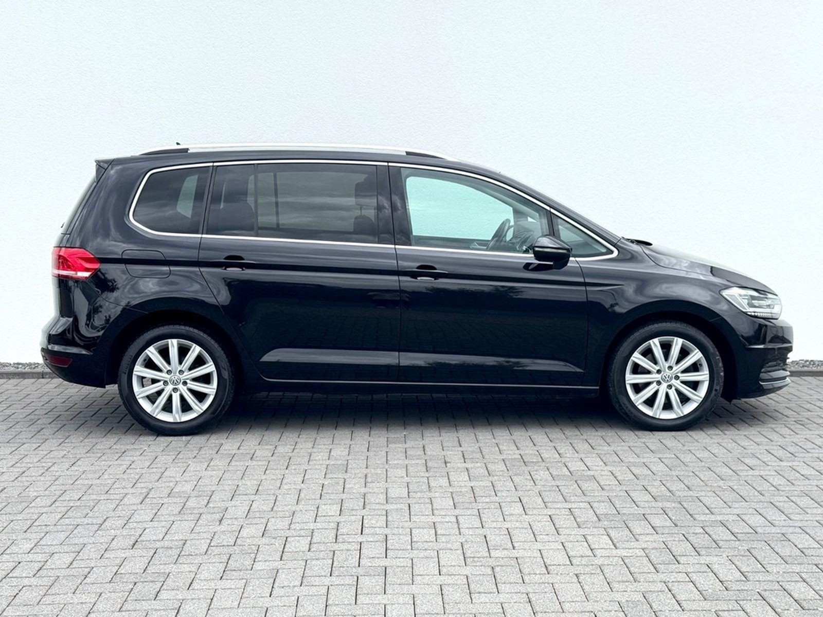 Volkswagen Touran Highline 2.0 TDI DSG /7.SITZER/NAVI/LED/ foto 4
