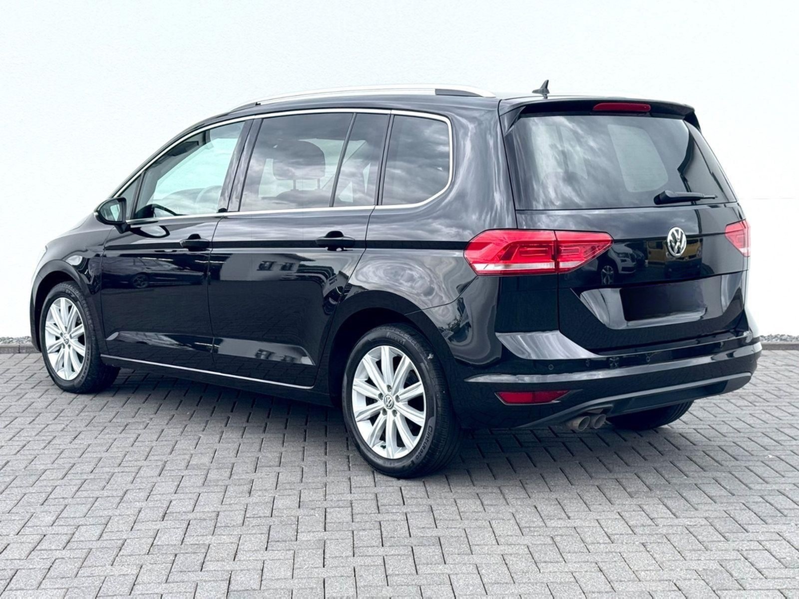 Volkswagen Touran Highline 2.0 TDI DSG /7.SITZER/NAVI/LED/ foto 7