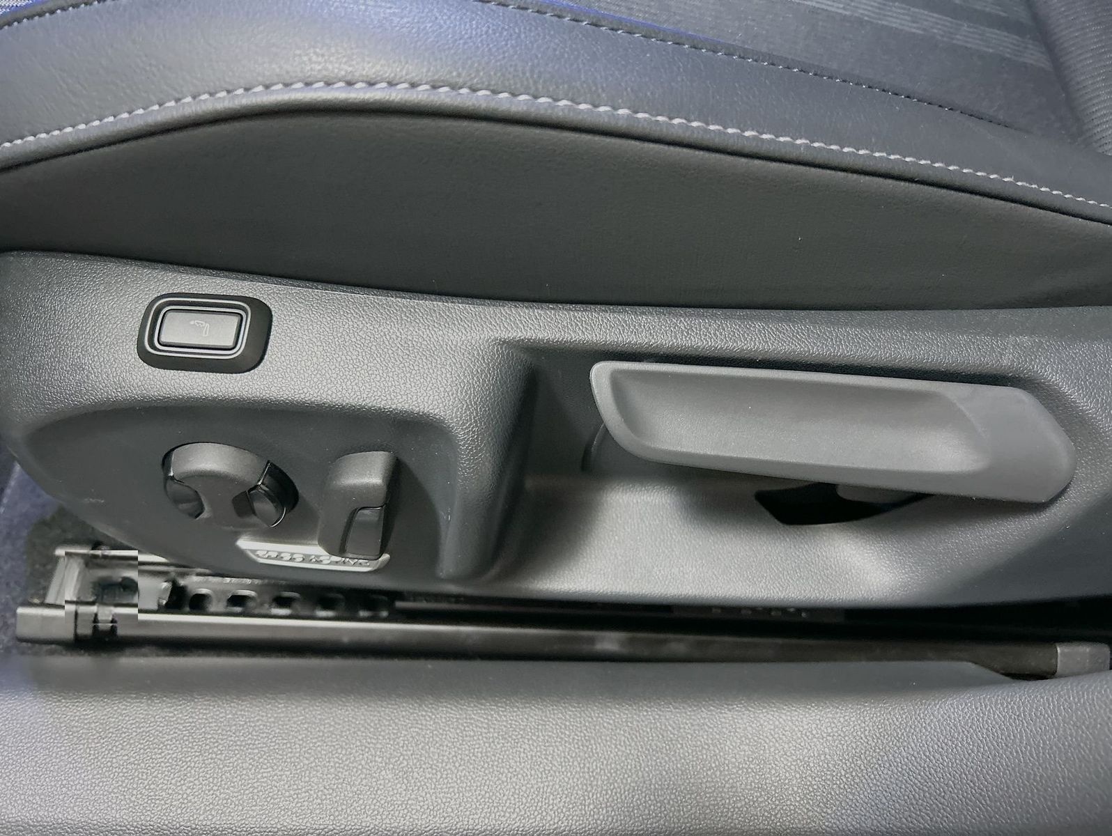 Volkswagen Passat Variant 2.0 TDI DSG R-Line foto 12