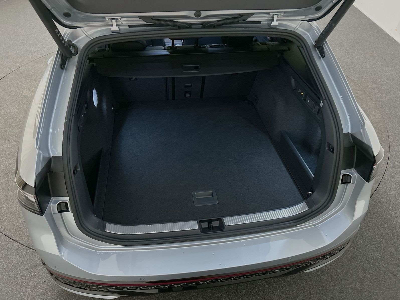 Volkswagen Passat Variant 2.0 TDI DSG R-Line foto 18