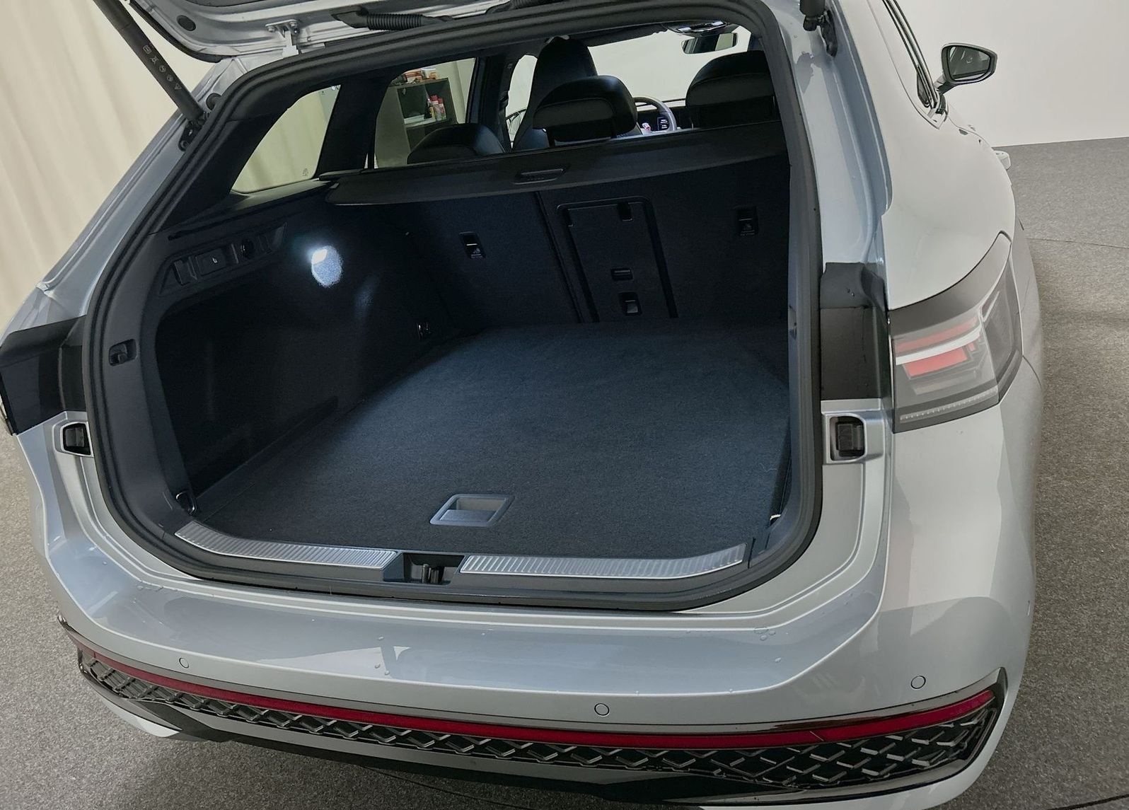 Volkswagen Passat Variant 2.0 TDI DSG R-Line foto 19