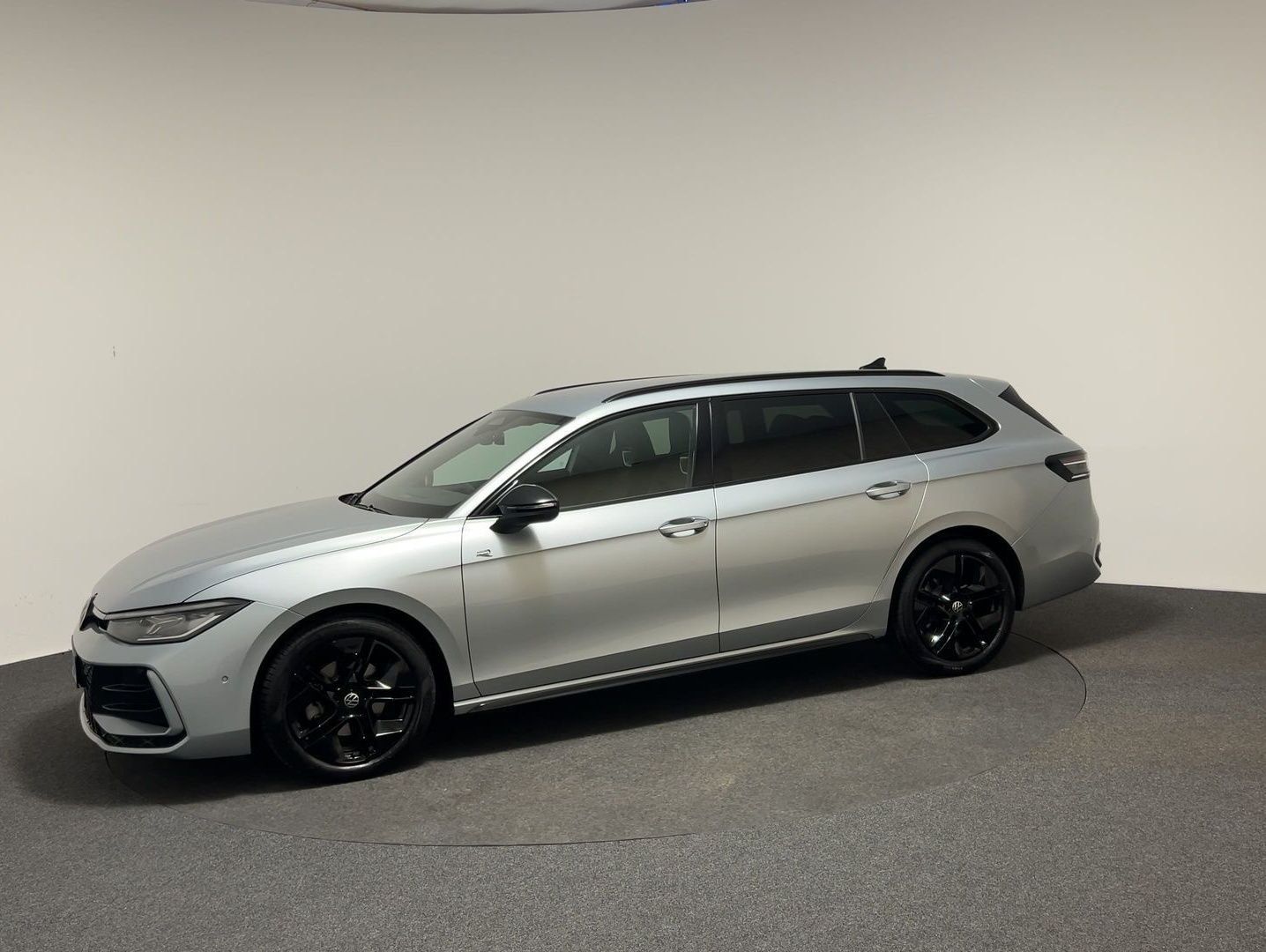 Volkswagen Passat Variant 2.0 TDI DSG R-Line foto 6