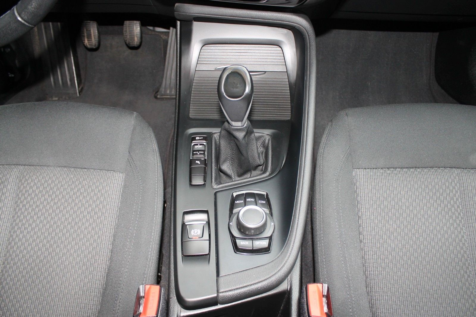 BMW X1 sDr 18i Advantage LED, KAM, PDC, PANO, AHK foto 15