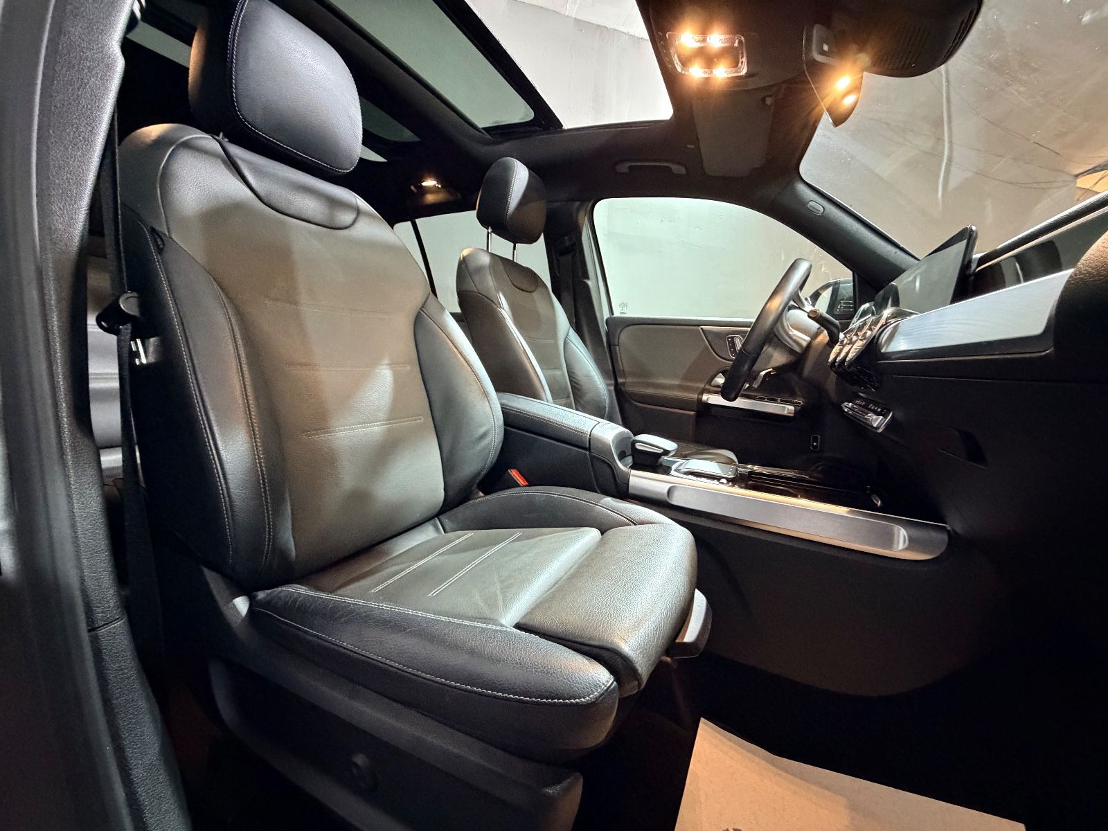 Mercedes-Benz GLB 250 4Matic AMG 7-Sitzer Pano Memory Keyless foto 24