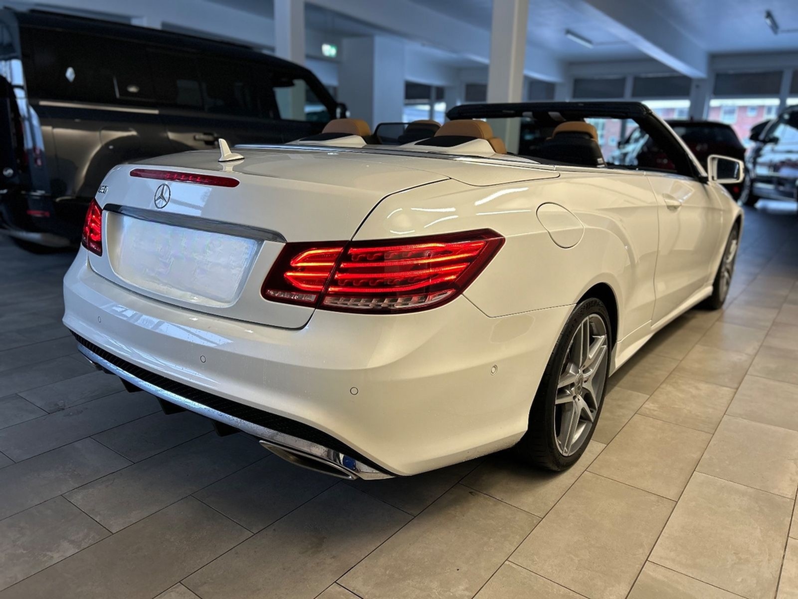 Mercedes-Benz E 300  Cabrio *AMG-Line* BlueEfficiency foto 3