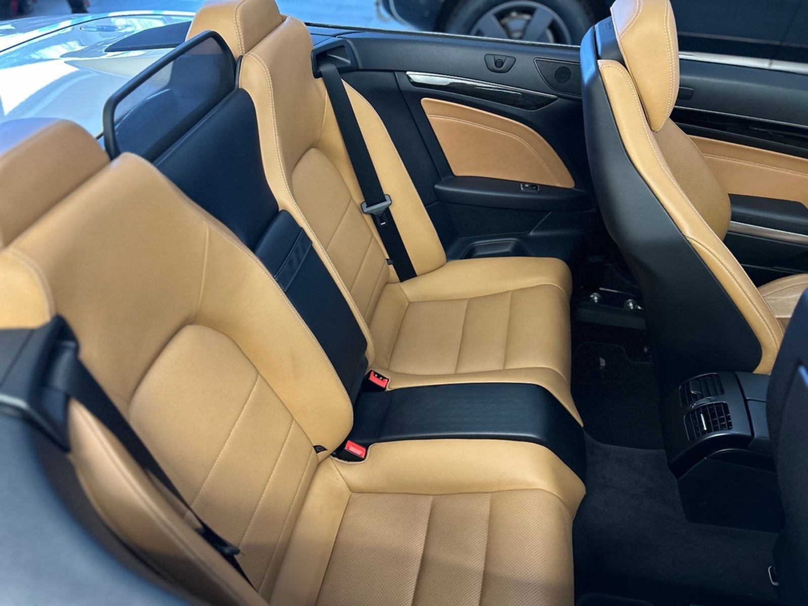 Mercedes-Benz E 300  Cabrio *AMG-Line* BlueEfficiency foto 8