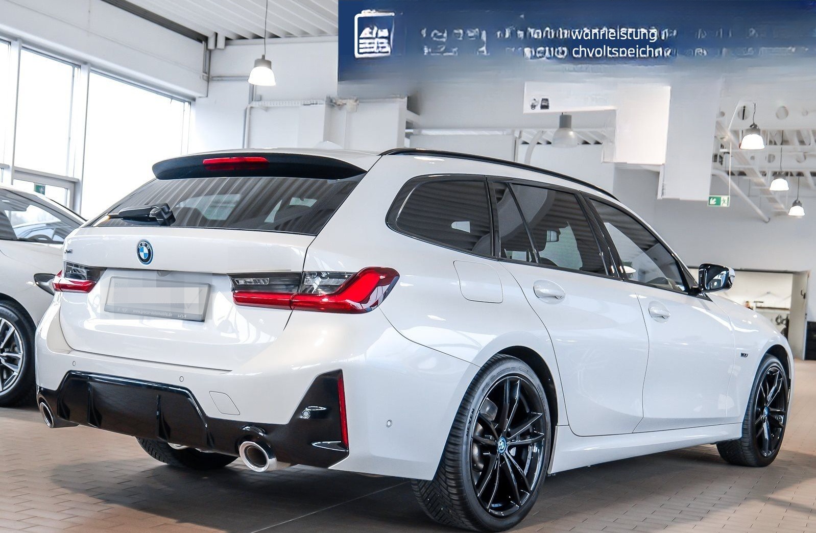 BMW 330e xDrive Touring M-Sport UPE82.900 AHK DAProf foto 2