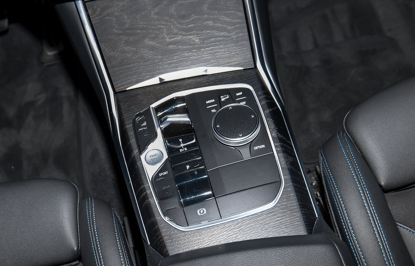 BMW 330e xDrive Touring M-Sport UPE82.900 AHK DAProf foto 16