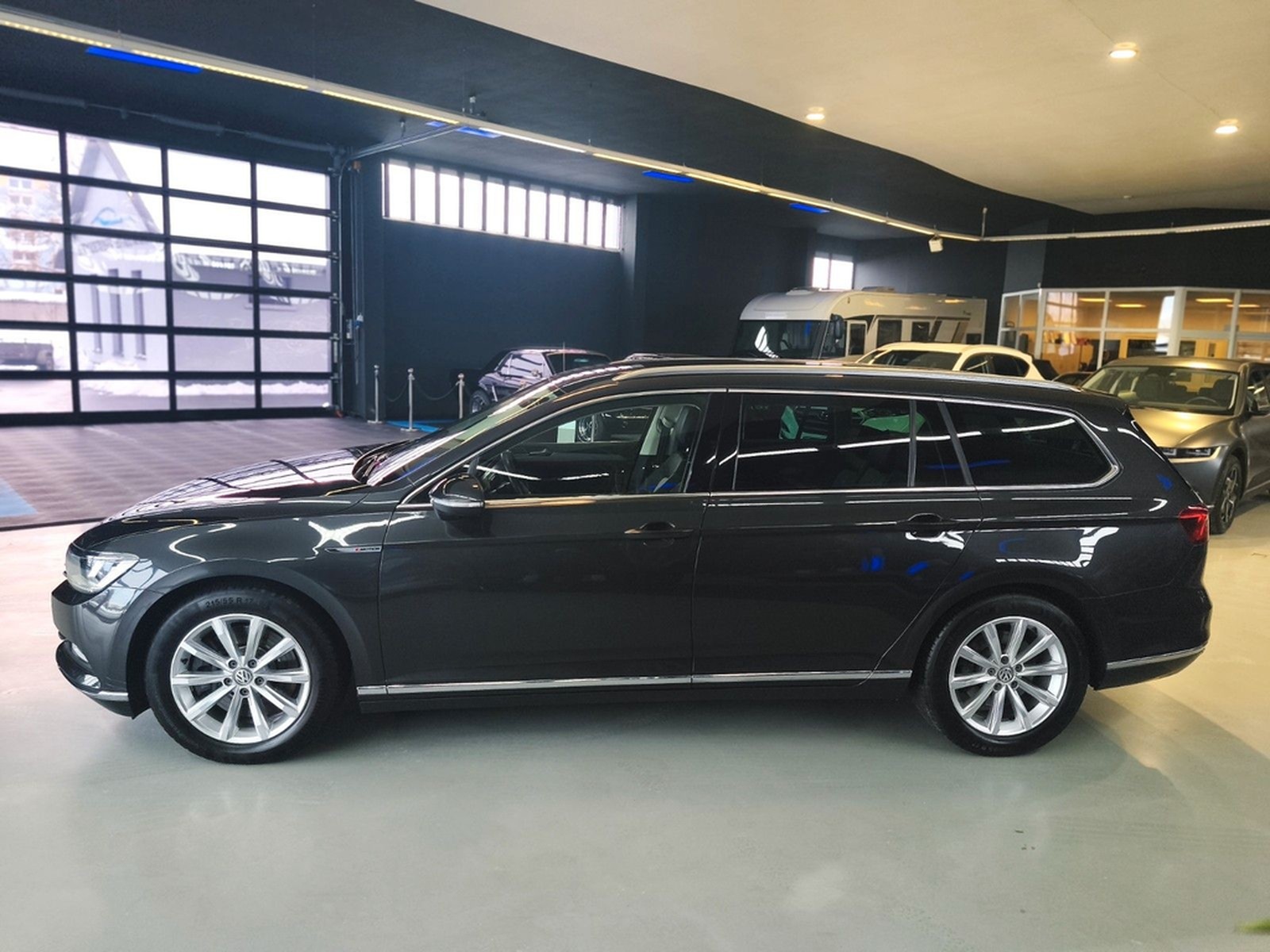 Volkswagen Passat V.2.0 TSI 280PS 4*4 Highline R-Line+AHK foto 2