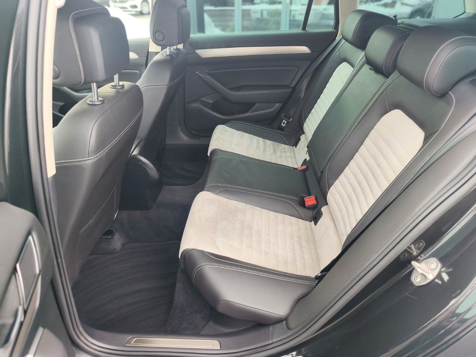 Volkswagen Passat V.2.0 TSI 280PS 4*4 Highline R-Line+AHK foto 17