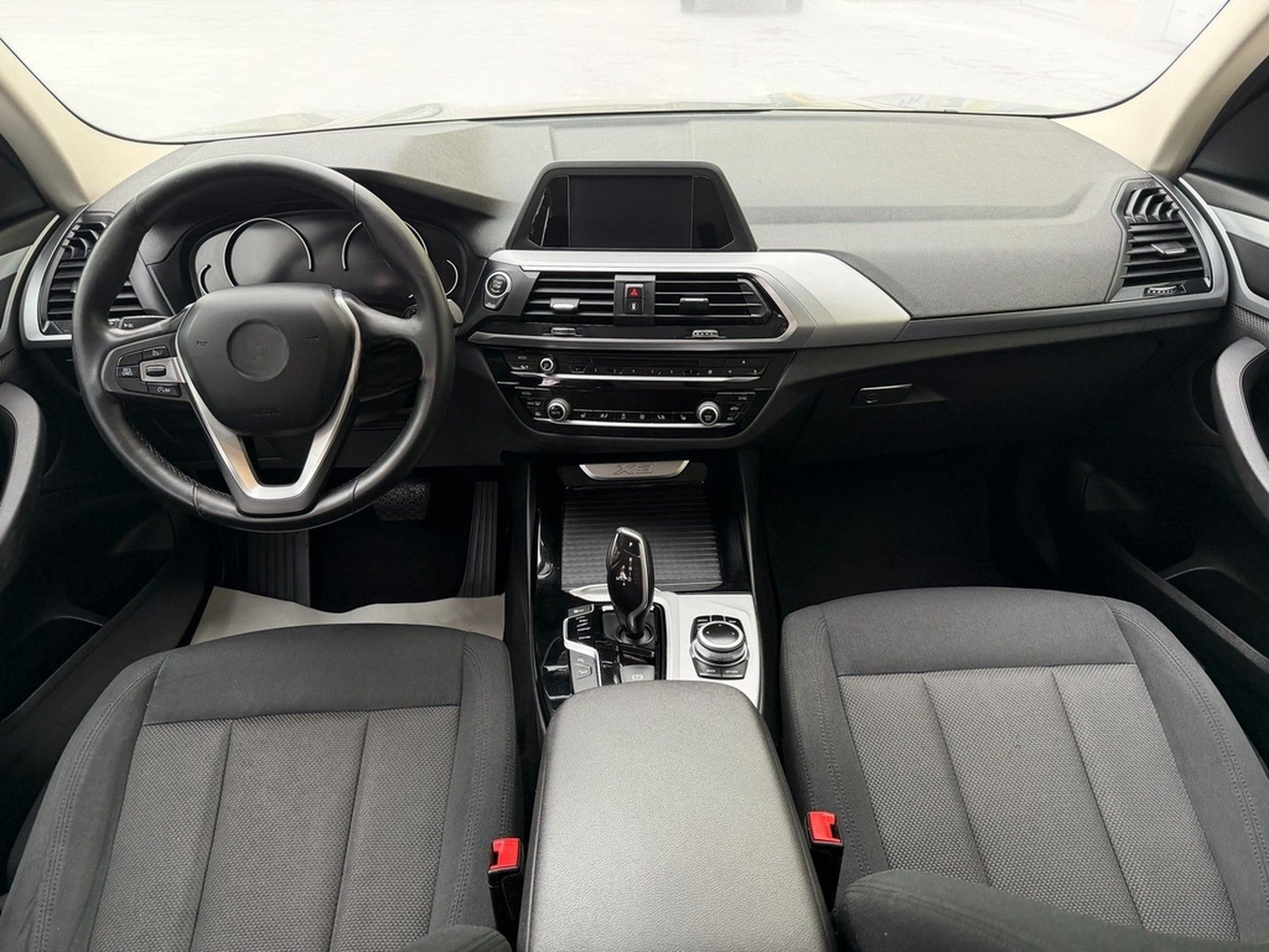 BMW X3 xDrive 20 i Advantage Panorama Dach foto 14