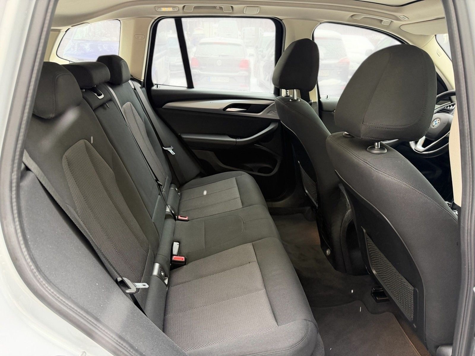 BMW X3 xDrive 20 i Advantage Panorama Dach foto 6
