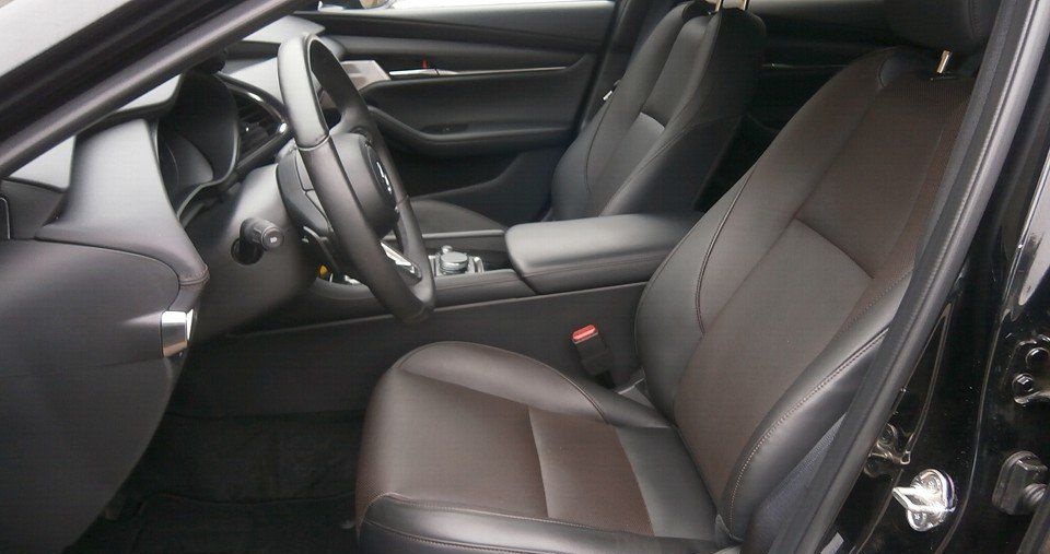 Mazda 3 2.5L e-SKYACTIV G 140PS 6AT FWD TAKUMI foto 11