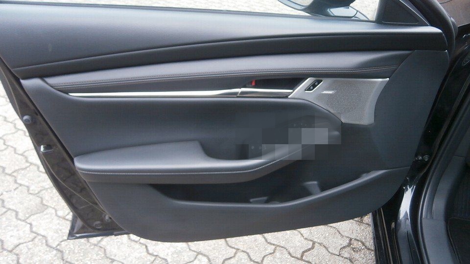Mazda 3 2.5L e-SKYACTIV G 140PS 6AT FWD TAKUMI foto 12