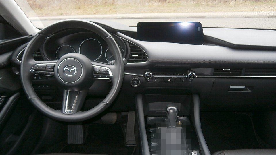 Mazda 3 2.5L e-SKYACTIV G 140PS 6AT FWD TAKUMI foto 7