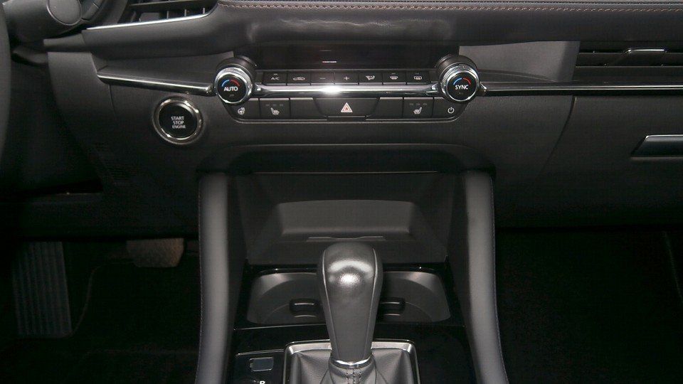 Mazda 3 2.5L e-SKYACTIV G 140PS 6AT FWD TAKUMI foto 9