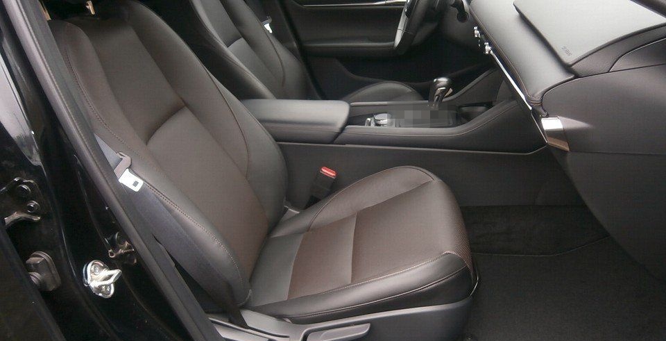 Mazda 3 2.5L e-SKYACTIV G 140PS 6AT FWD TAKUMI foto 10
