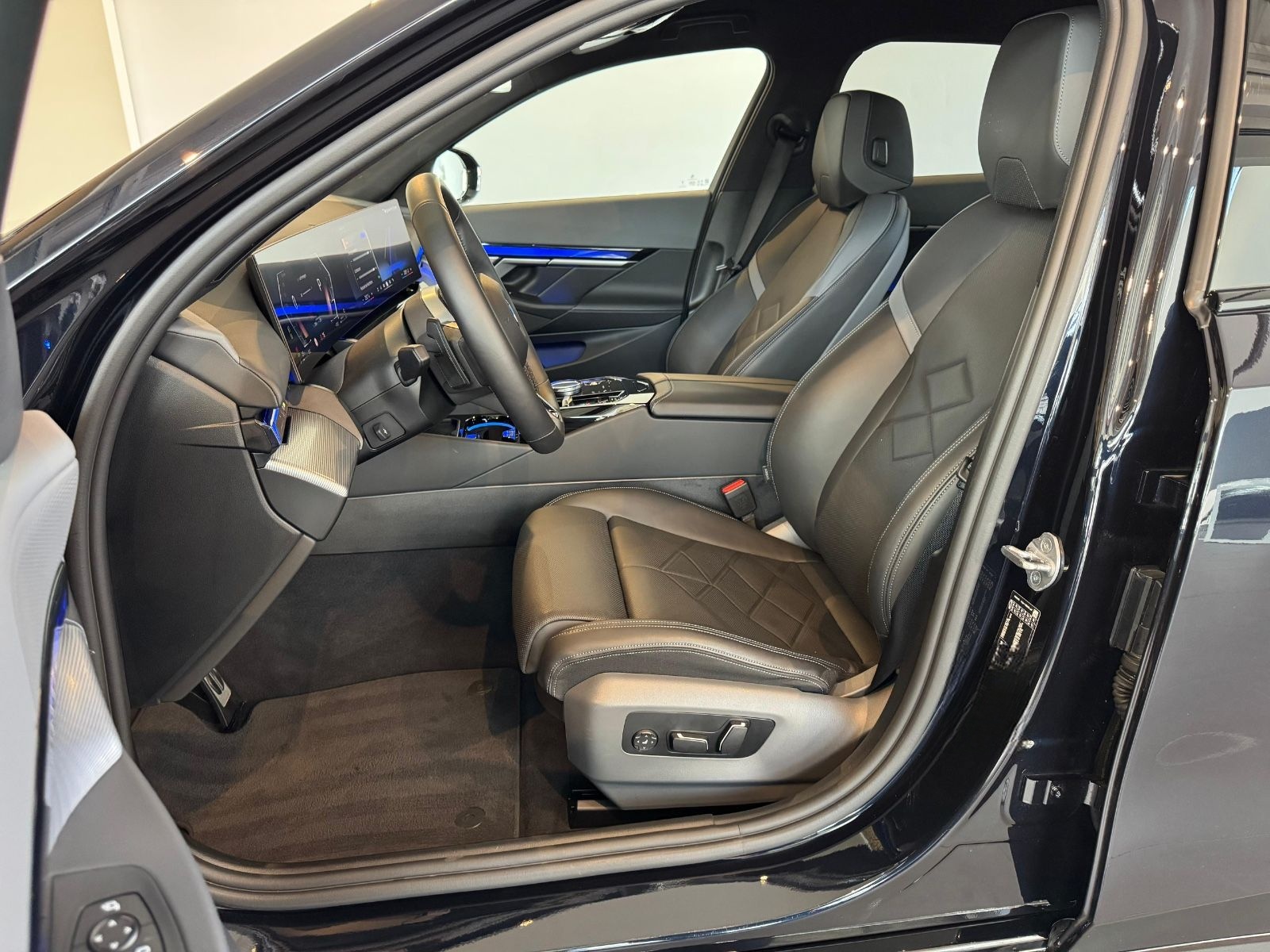 BMW 540d xDrive Lim *M-Sport/CAM/Driv-Assist/LED/LCI foto 10