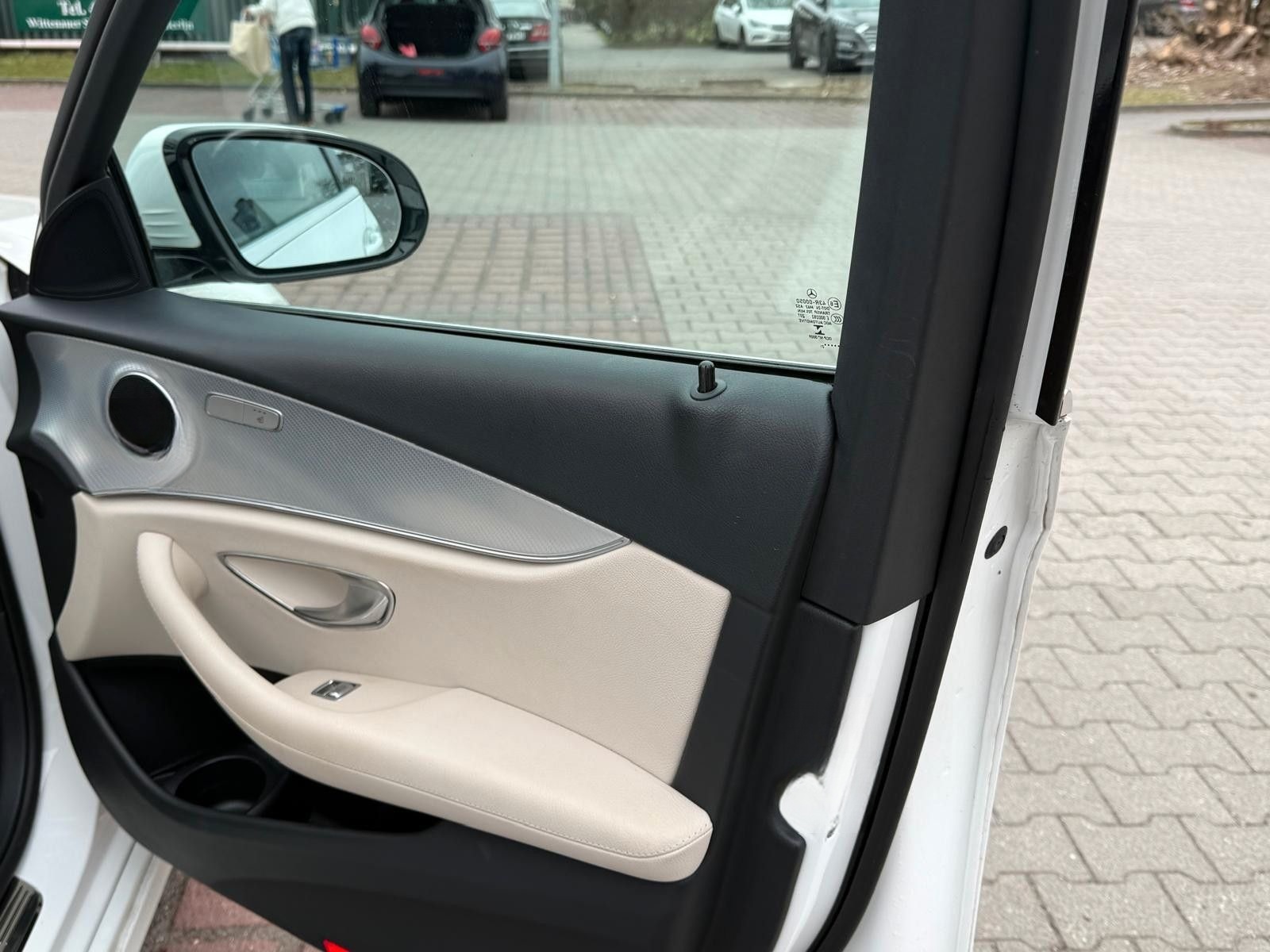 Mercedes-Benz E 300 E T-Modell E 300 de foto 18