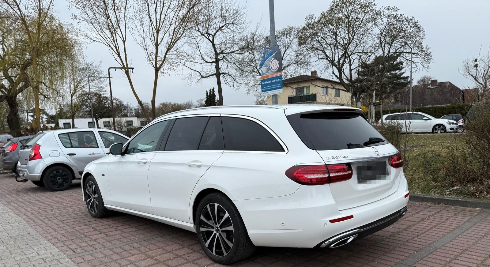 Mercedes-Benz E 300 E T-Modell E 300 de foto 4