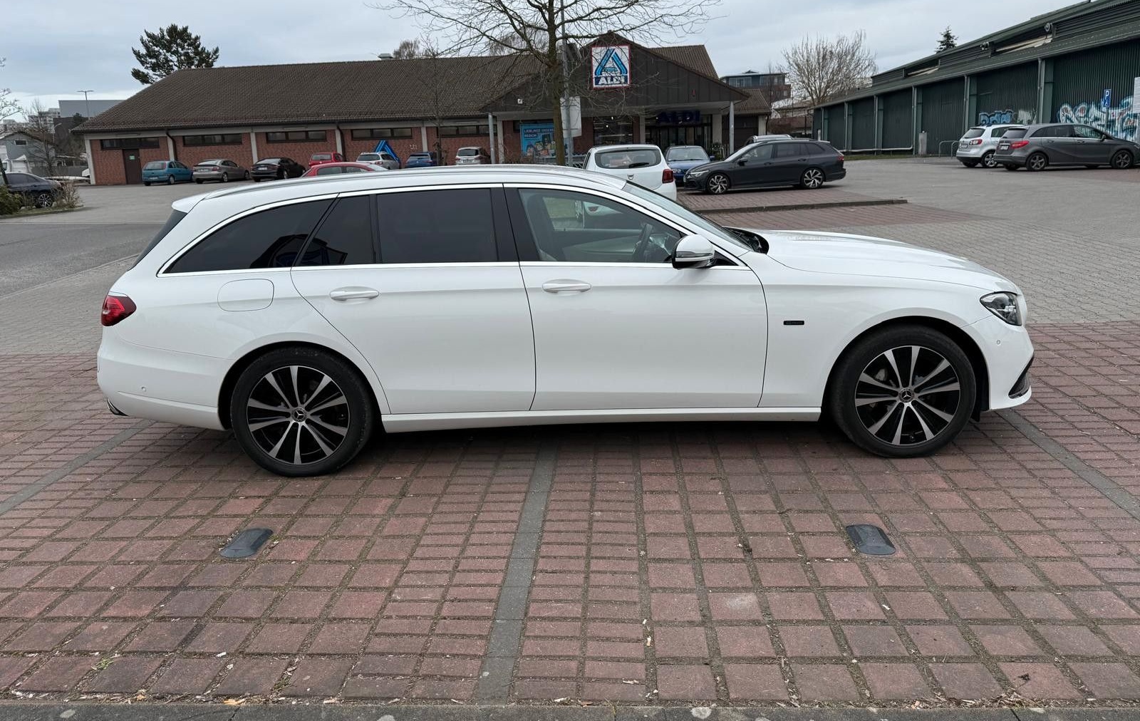 Mercedes-Benz E 300 E T-Modell E 300 de foto 7