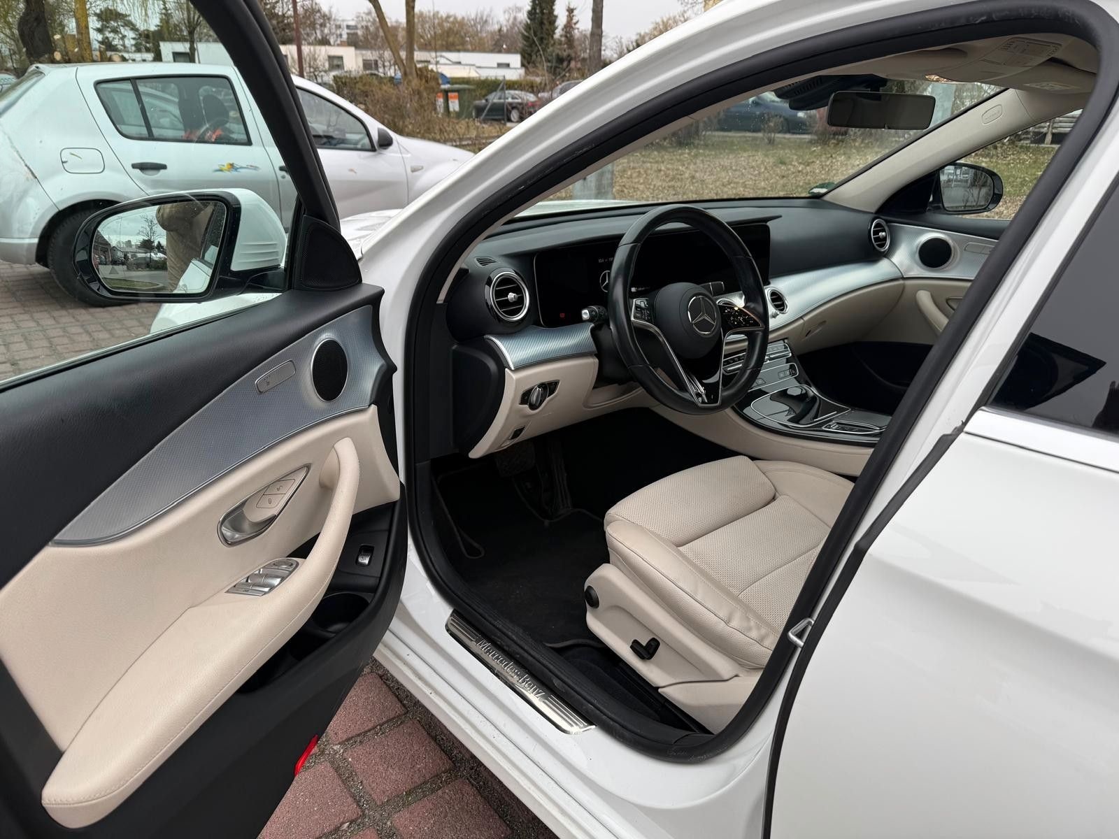 Mercedes-Benz E 300 E T-Modell E 300 de foto 10