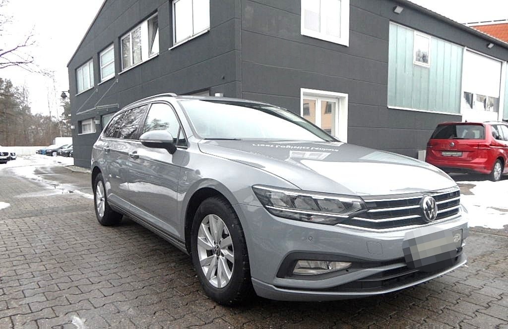 Volkswagen Passat Variant 2.0 TDI  DSG Conceptline Nav/Kam. foto 2