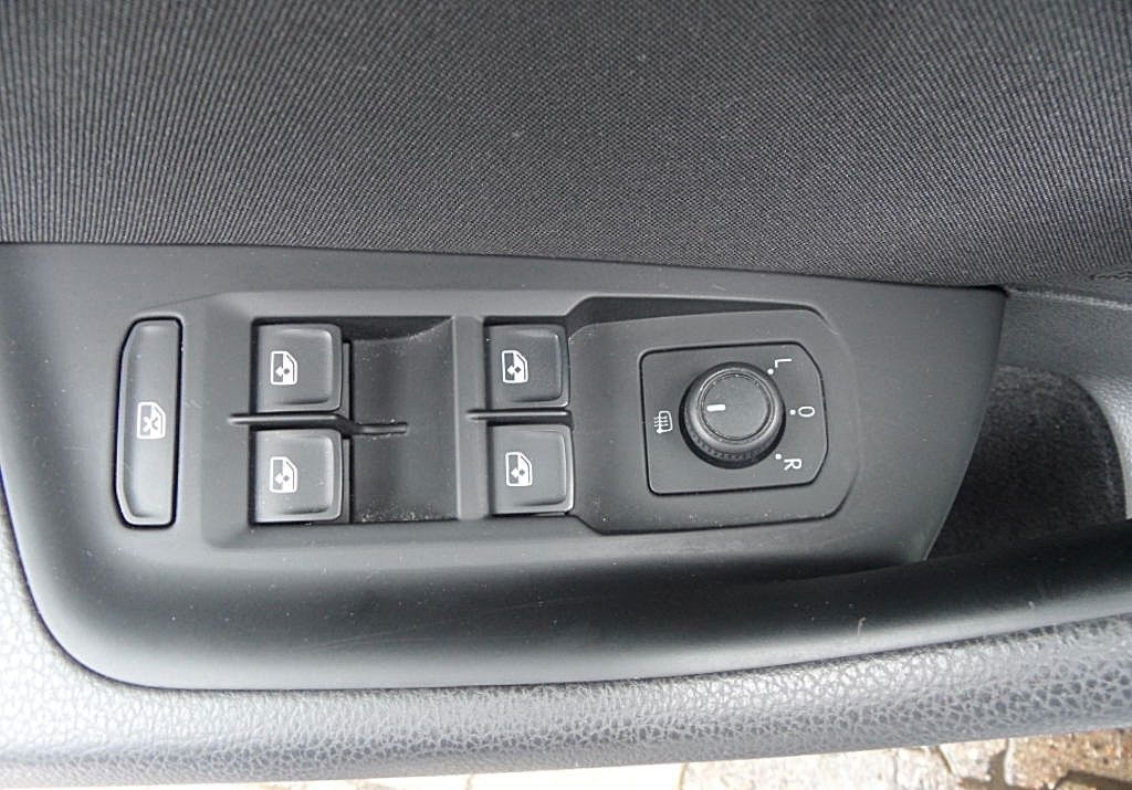 Volkswagen Passat Variant 2.0 TDI  DSG Conceptline Nav/Kam. foto 18