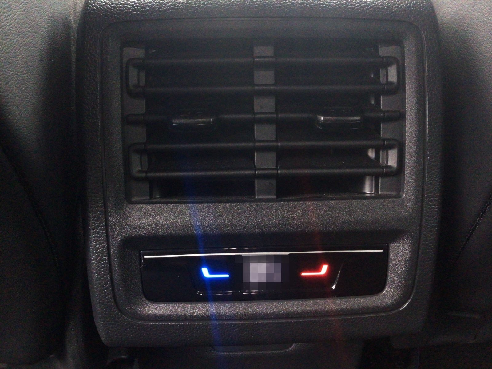 Volkswagen Golf R 2.0 TSI DSG 4MOTION LED+ NAVI H+K LM19 foto 16