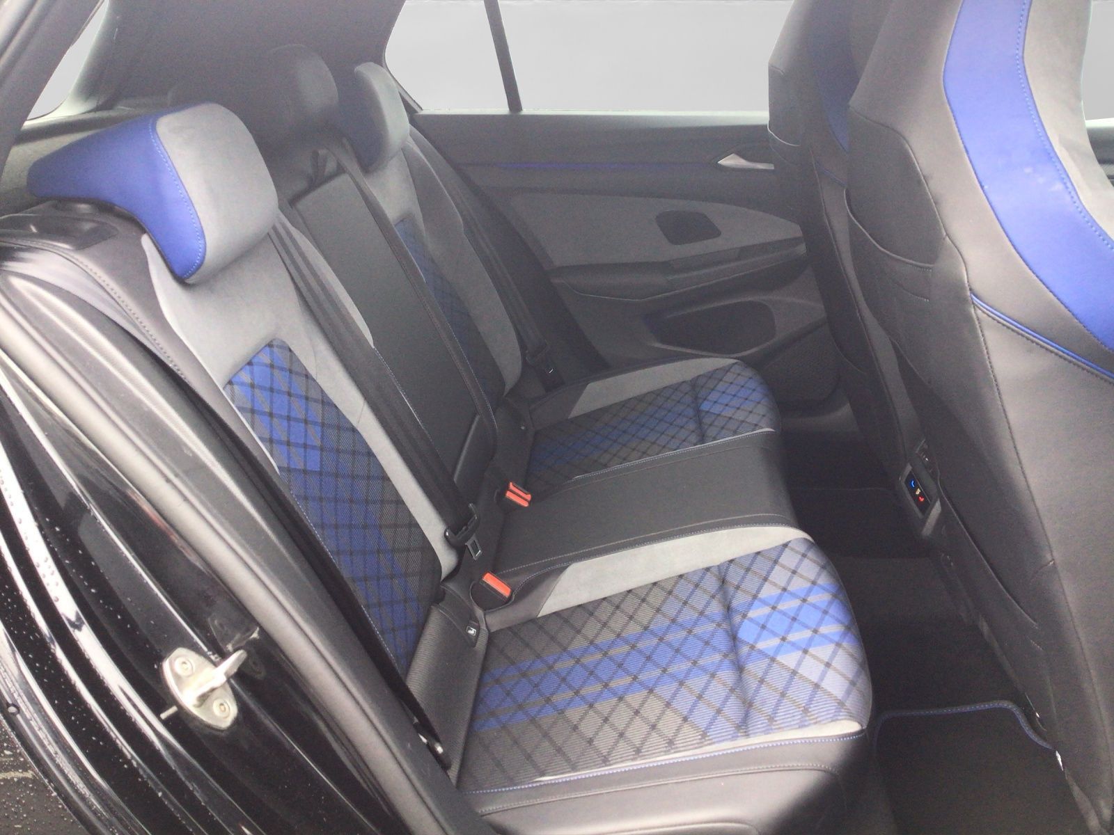 Volkswagen Golf R 2.0 TSI DSG 4MOTION LED+ NAVI H+K LM19 foto 6