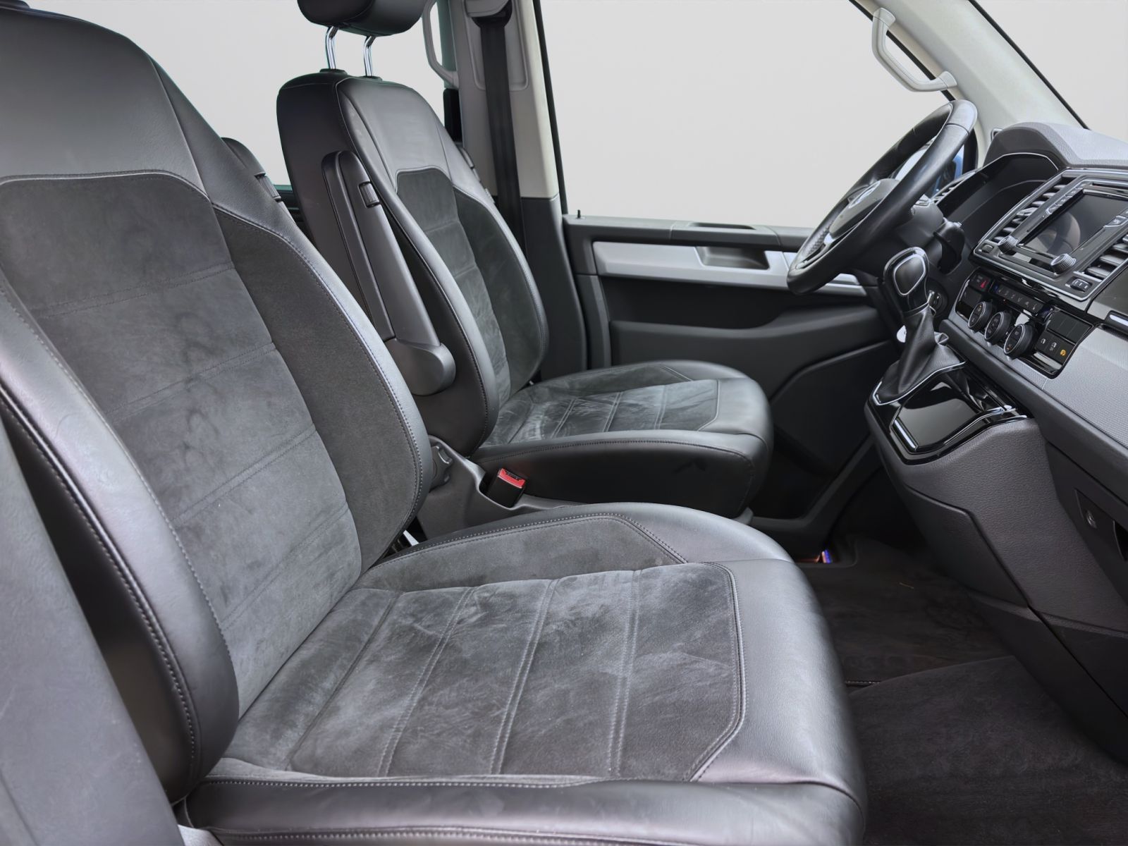 Volkswagen T6.1 Multivan 2.0 TDI DSG HIGHLINE STDHZG SCHIEB foto 15