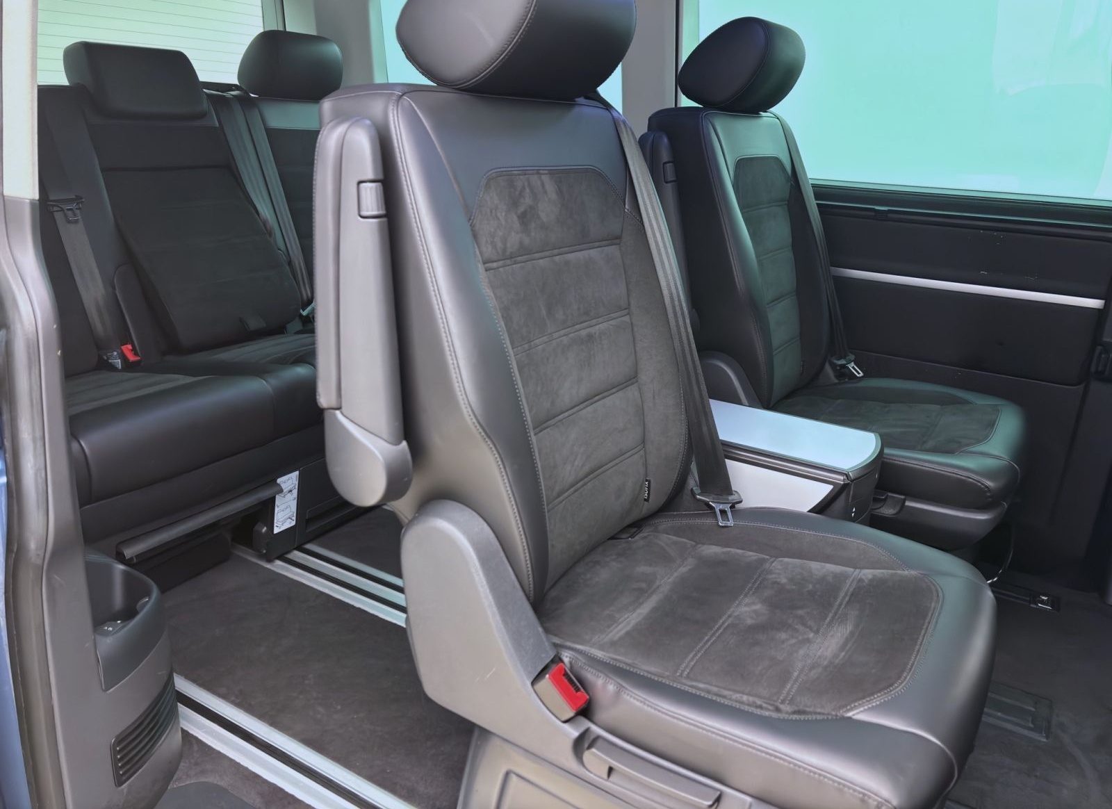 Volkswagen T6.1 Multivan 2.0 TDI DSG HIGHLINE STDHZG SCHIEB foto 17