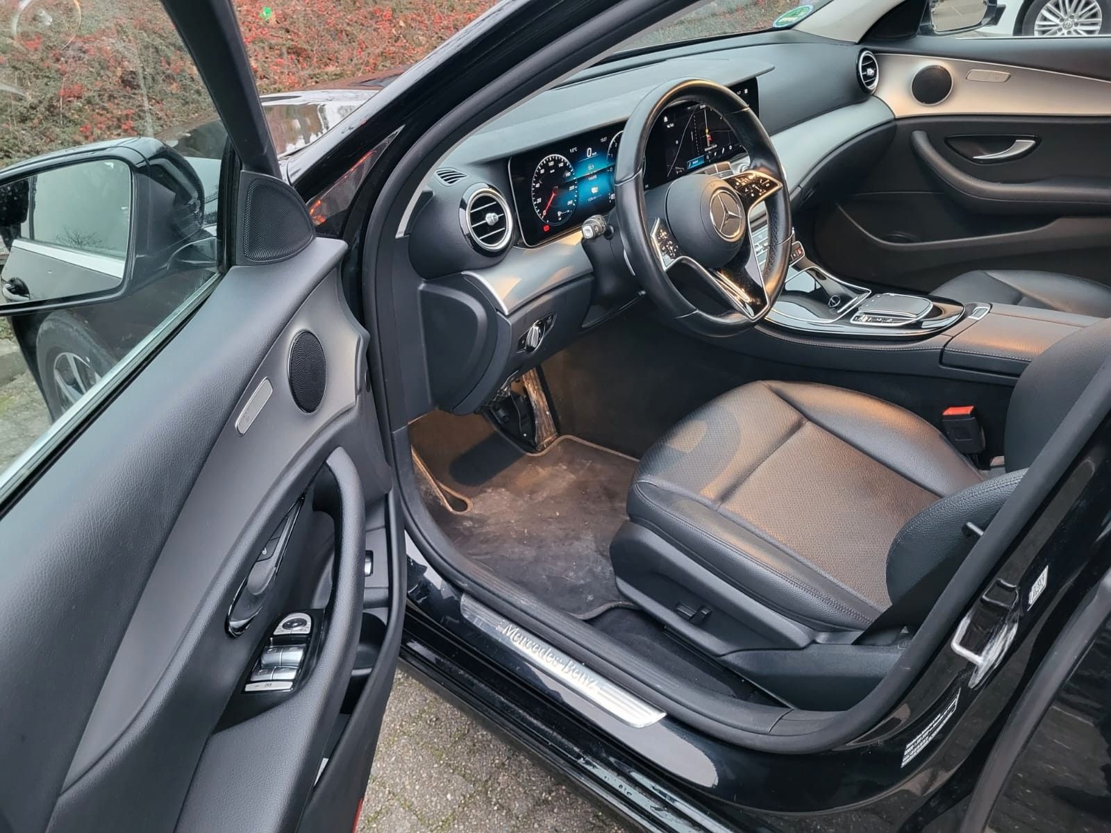 Mercedes-Benz E 300 E T-Modell E 300 de foto 11