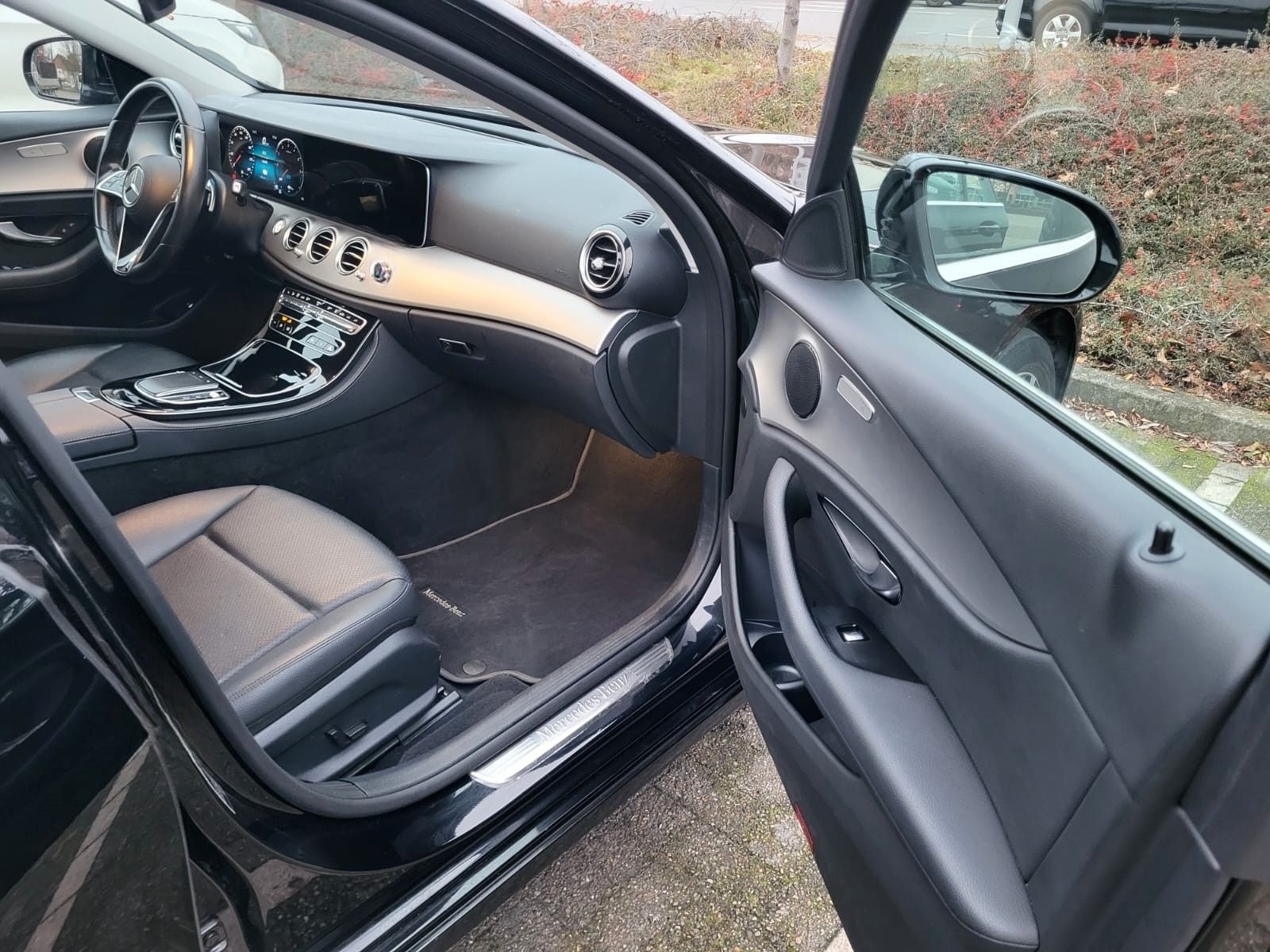 Mercedes-Benz E 300 E T-Modell E 300 de foto 12