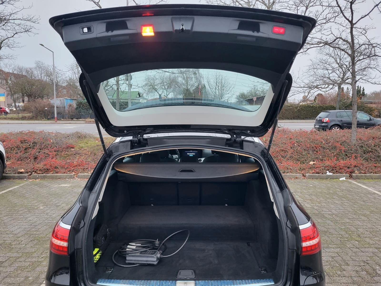 Mercedes-Benz E 300 E T-Modell E 300 de foto 16