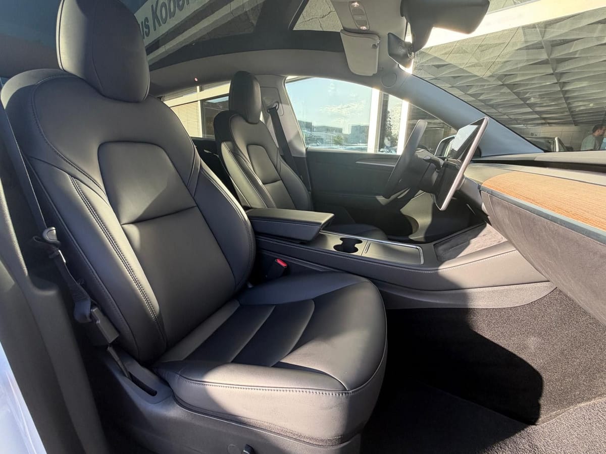 Tesla Model Y LR Dual AWD PANO STDHZ NAVI LED ACC 19 foto 12
