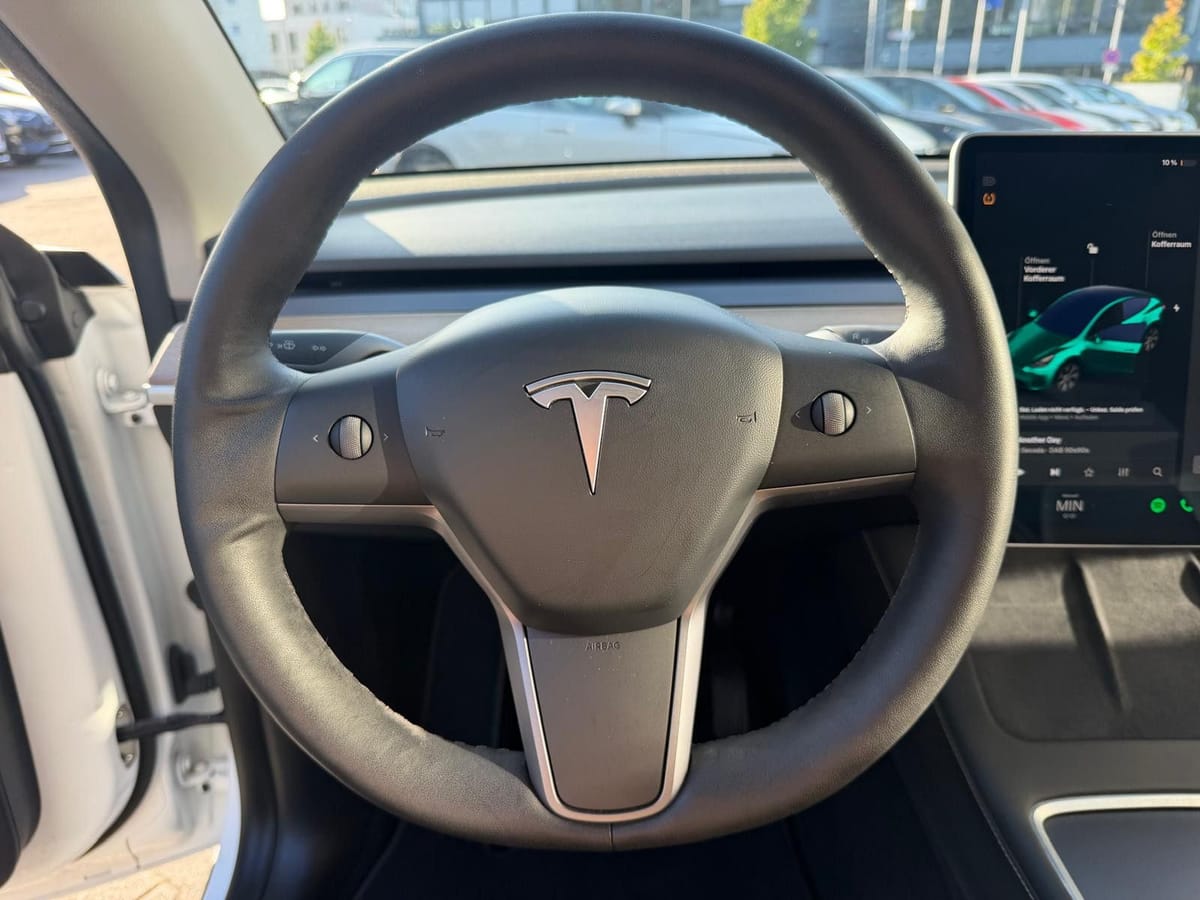 Tesla Model Y LR Dual AWD PANO STDHZ NAVI LED ACC 19 foto 18