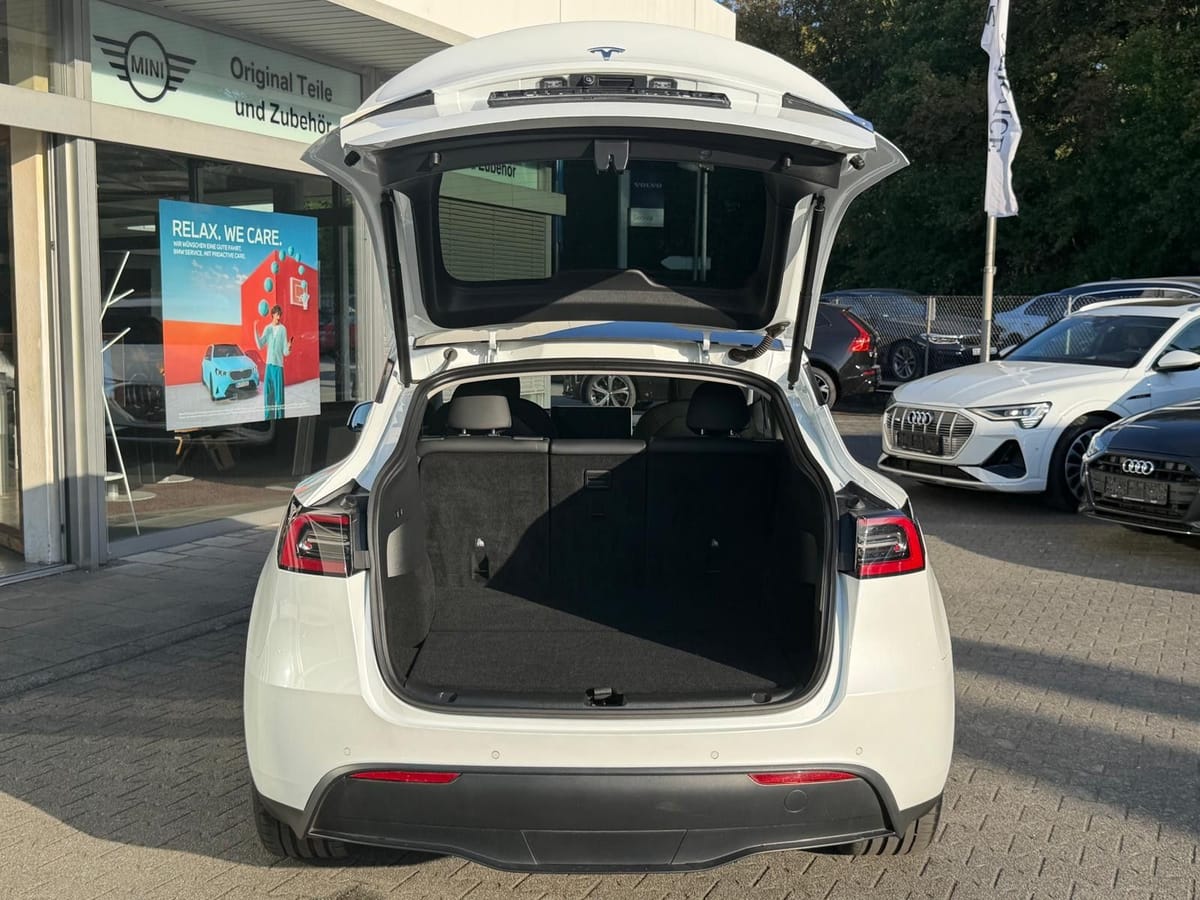 Tesla Model Y LR Dual AWD PANO STDHZ NAVI LED ACC 19 foto 21
